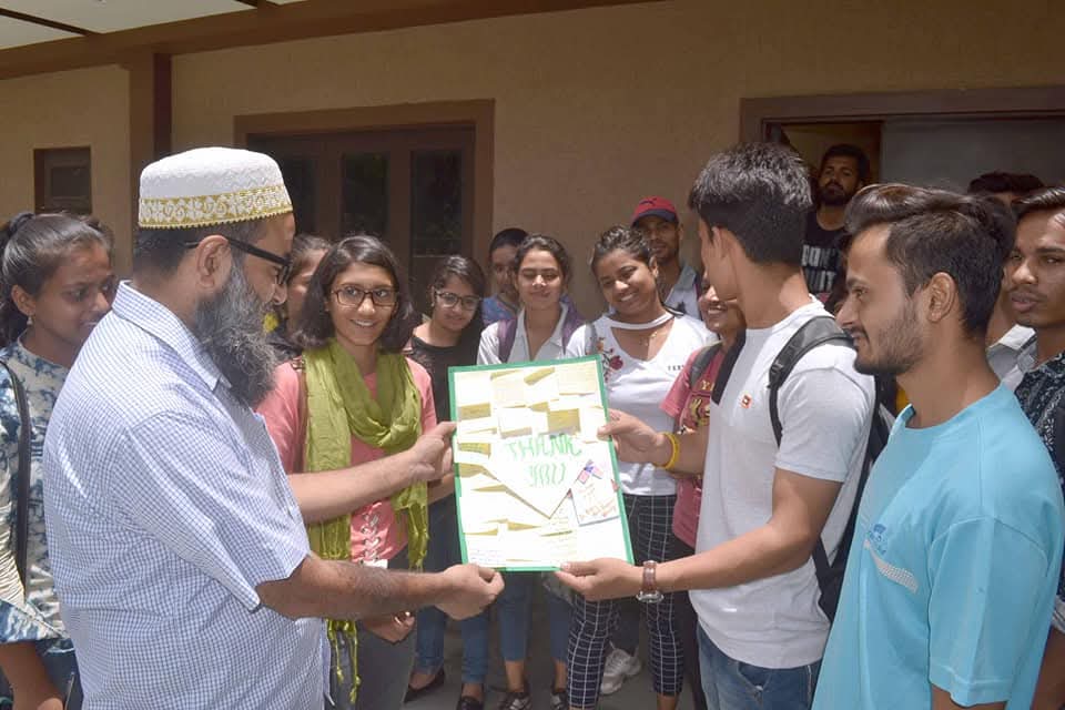 Mr. Tahir Husain interacting with students during an entrepreneurship and leadership session by Lazeez Hakeem®️