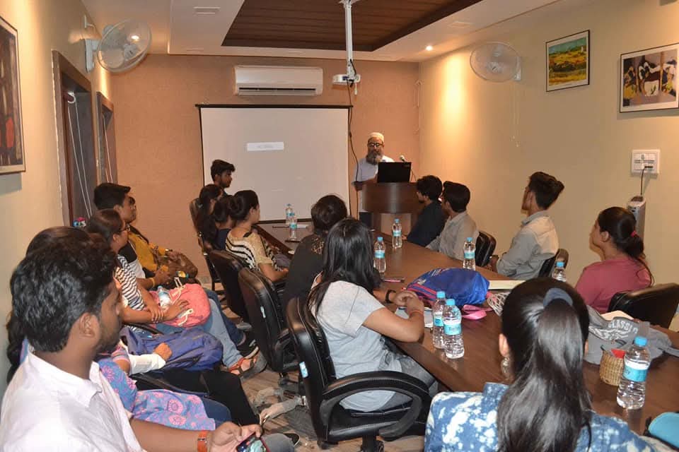 Sharing Knowledge, Inspiring Future Leaders