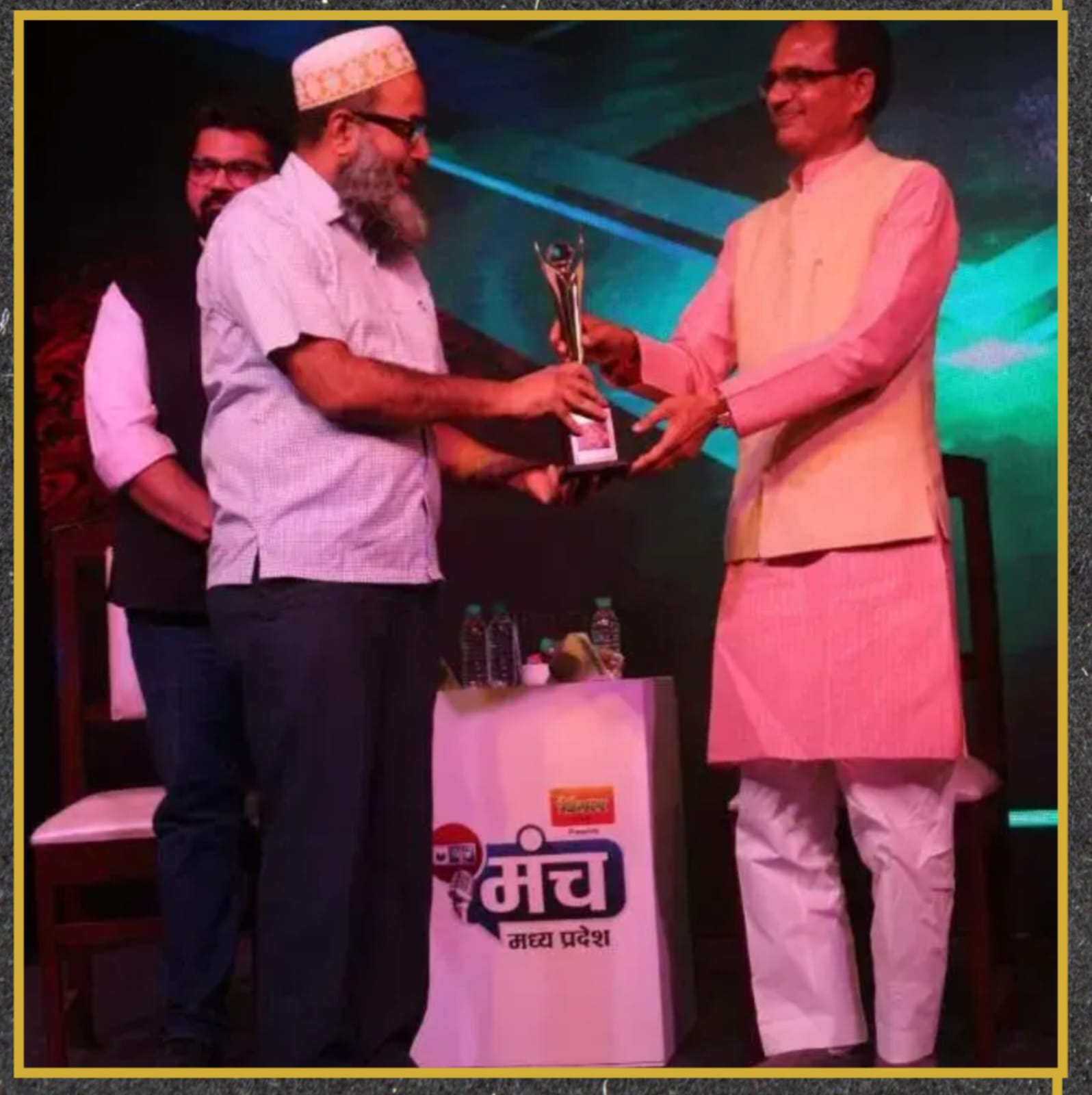 Mr. Tahir Husain receiving the Madhya Pradesh Gaurav Award 2019